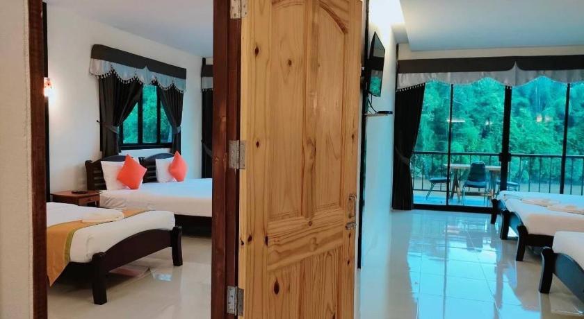 Image of Luxury Triple Room 0