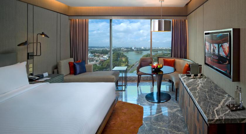 Image de King Deluxe High Floor Lake View With Bathtub 0