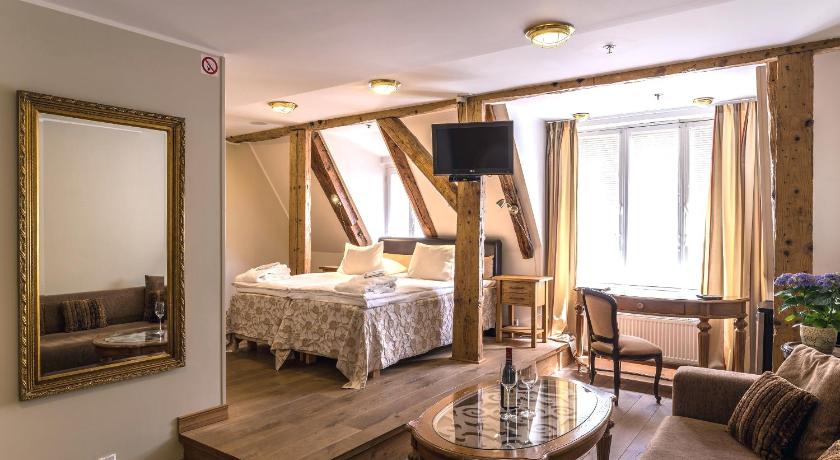 CRU Hotel photo