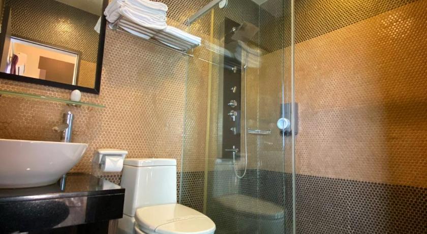 Image of Quadruple Room with Sea View 2