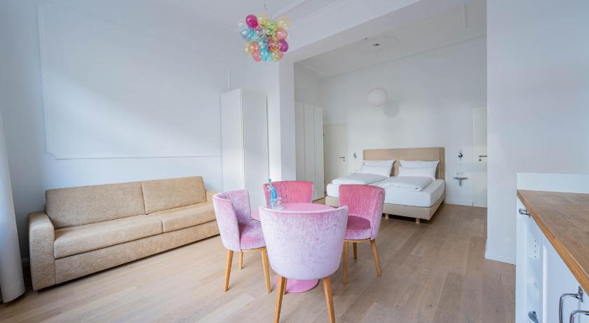 Image of Family Room 0