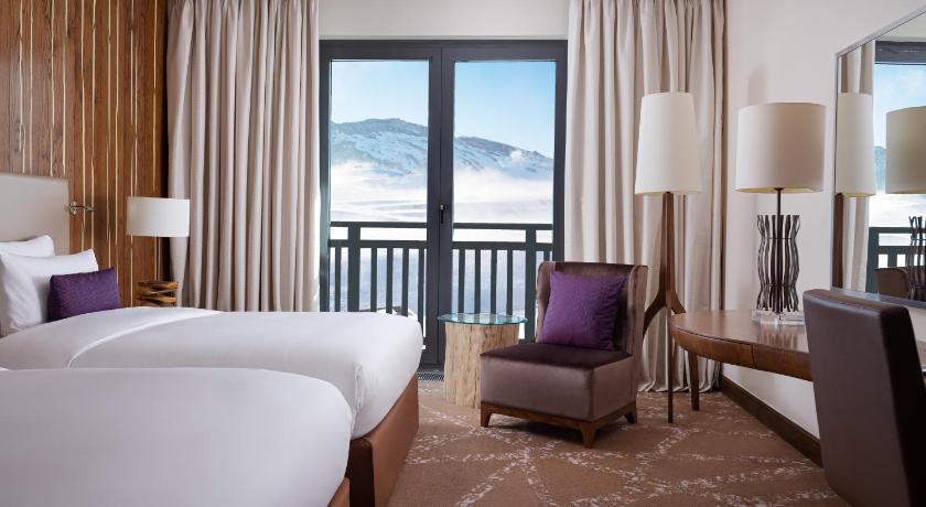 Image of Deluxe Twin, Guest room, 2 Twin, Mountain view 1