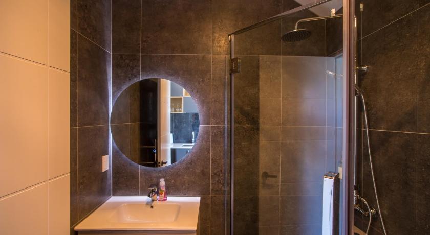 Image of One-Bedroom Twin Studio 2