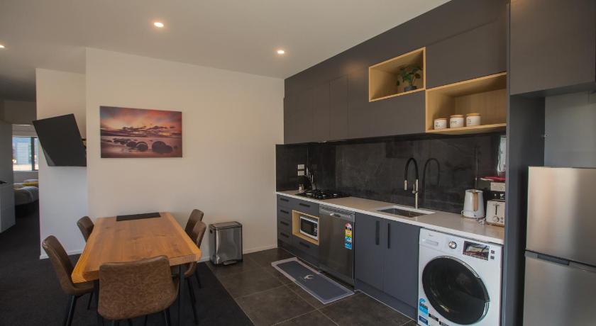 Image of Three-Bedroom Suite 11