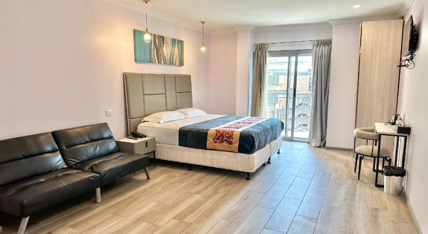 Image of Premium King Room with Balcony - Non-Smoking 1