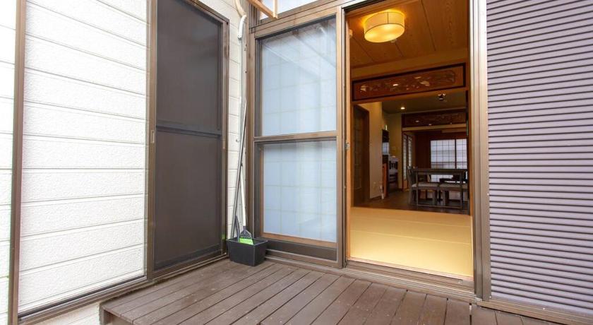 Kyoto Kanmuritei Guest House UP to 7 pax, 冠邸和モダン最大7名まで宿泊可能 4-Star Accommodation exterior
