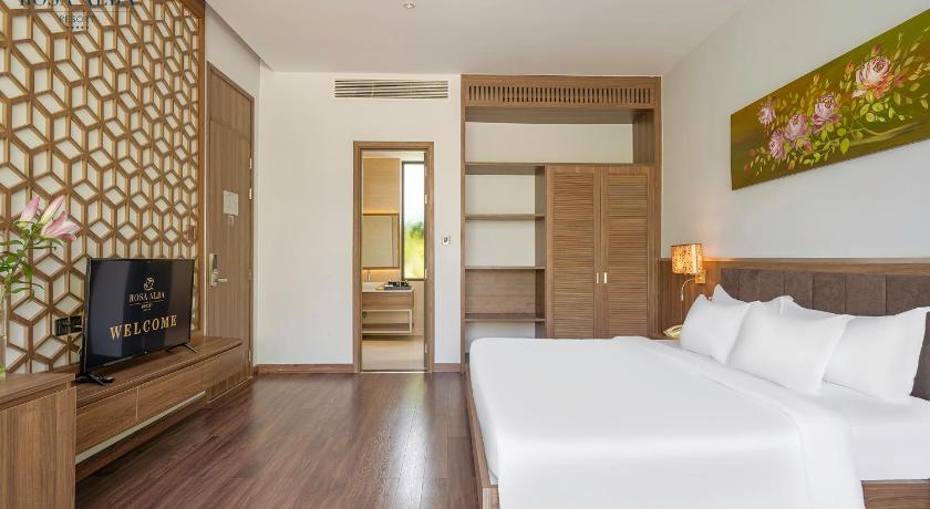 Image of Beach front Four-Bedroom Villa 9