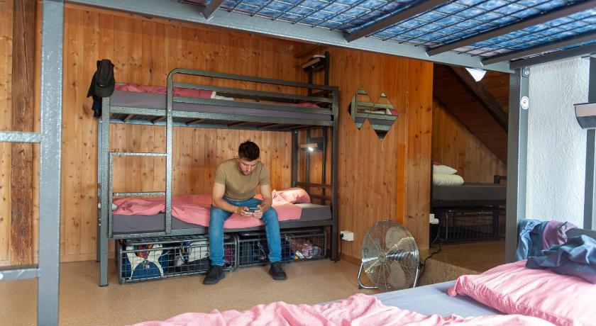 Фото: Bed in 8-bed Dorm 2