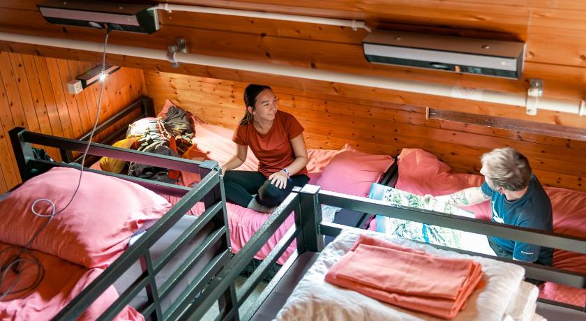 Фото: Кровать в 10-местном общем номере (Bed in 10-Bed Dorm) 2