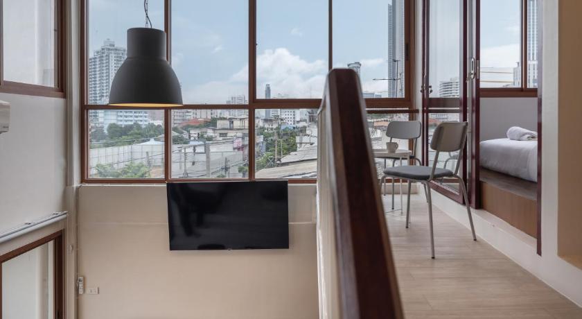 Bedtime Storeys near ICON Siam: Baan Khlongsan - image 7