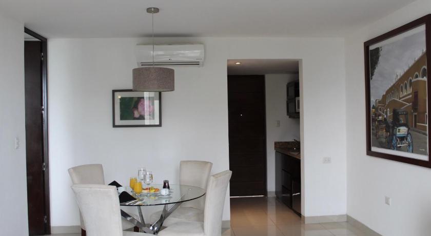 Image of Deluxe King Suite 10