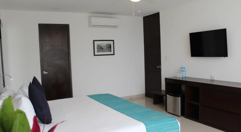 Image of Deluxe King Suite 5