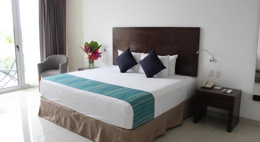 Image of Deluxe King Suite 0