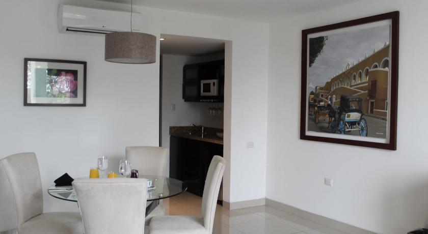 Image of Deluxe King Suite 7