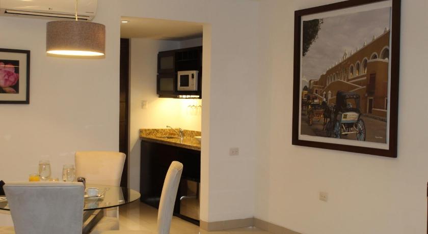 Image of Deluxe King Suite 6