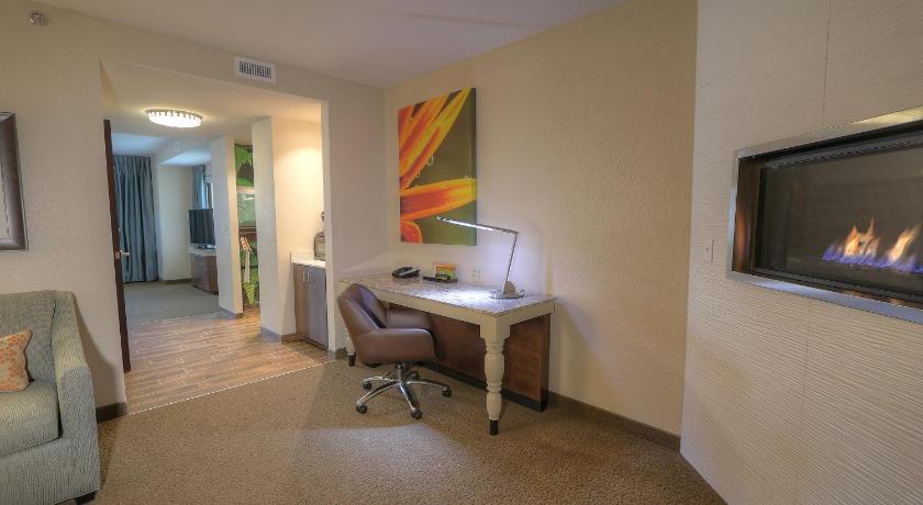 Image of 1 KING BED JUNIOR SUITE WITH SOFABED 1