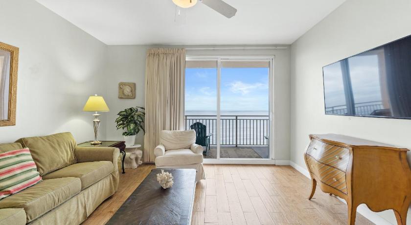Image of Two-Bedroom Apartment 2004E 0