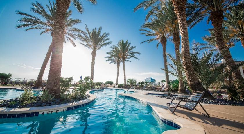 Cozy Beach Home with Resort Amenities, Oceanbay, lake views and 3 decks!