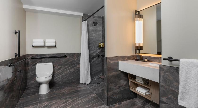 1bedroom King Suite, High Floor, Lounge, Accessible Shower 이미지 2