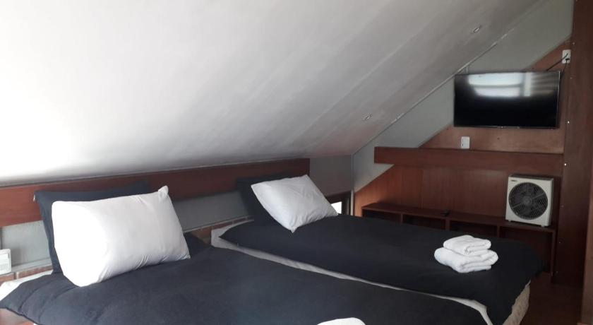 Image of Deluxe Double Room with Shower 0