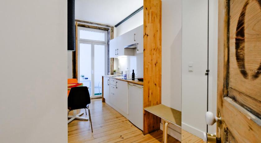 Image of Studio with Balcony 6