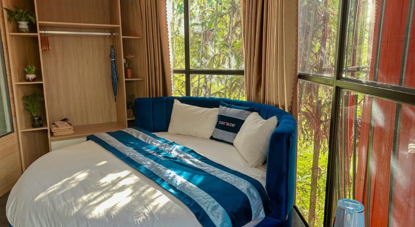 Image of Superior Bungalow 0