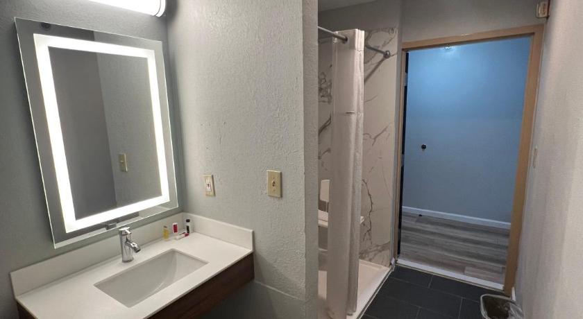 애틀랜타 (GA) 마이크로텔 인 앤 스위트 바이 윈덤 애틀랜타 에어포트 (Microtel Inn & Suites by Wyndham Atlanta Airport) 2성급 호텔 스위트룸