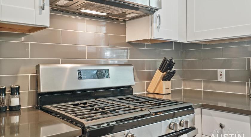 Austin North ATX Retreat w Open Concept Layout and Backyard 4-Star Accommodation amenity