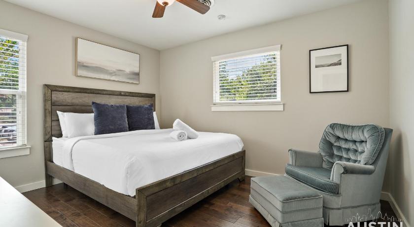 Austin North ATX Retreat w Open Concept Layout and Backyard 4-Star Accommodation pool