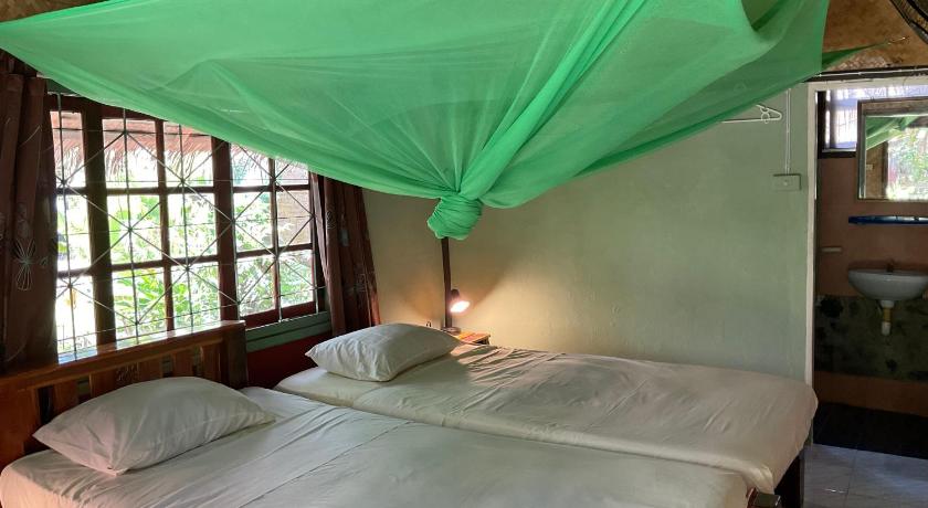 Image of Bungalow Fan Twin 9