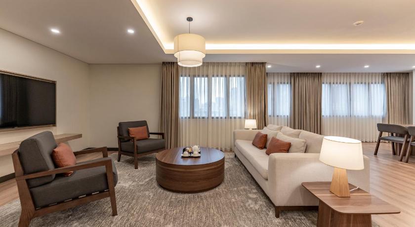 ホーチミン GARDEN VIEW COURT SUITES HO CHI MINH CITY 4つ星 ホテル 外観