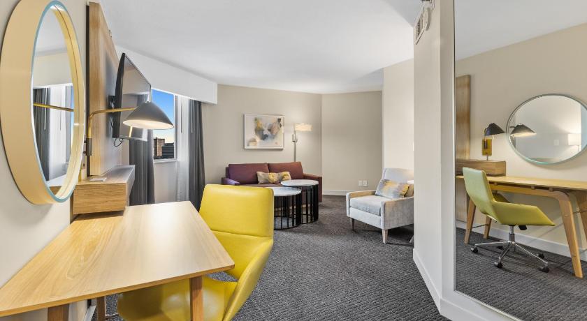 Image of 1 King Junior Suite 4