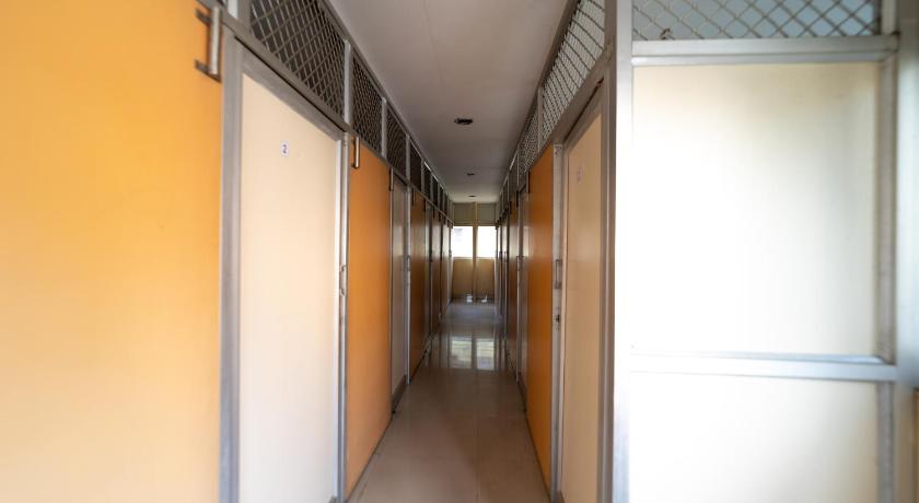 Image of Dormitory Room (Designer's Single Beds, Curtain Partitions) 2