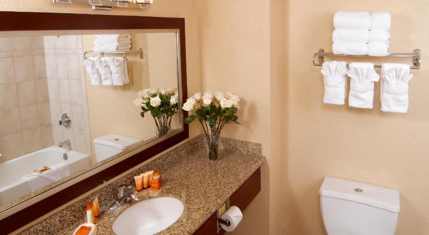 Image of Deluxe Room - 1 King Bed 2