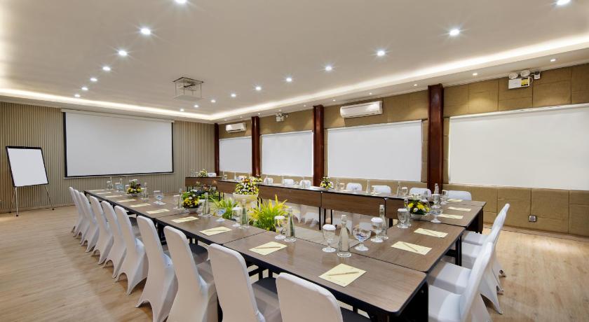 Grand Istana Rama Hotel - image 41
