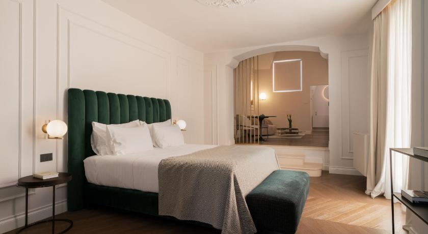 Image of Deluxe Suite 1
