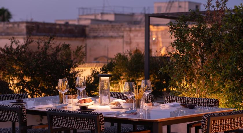 Image of Suite with Terrace 12