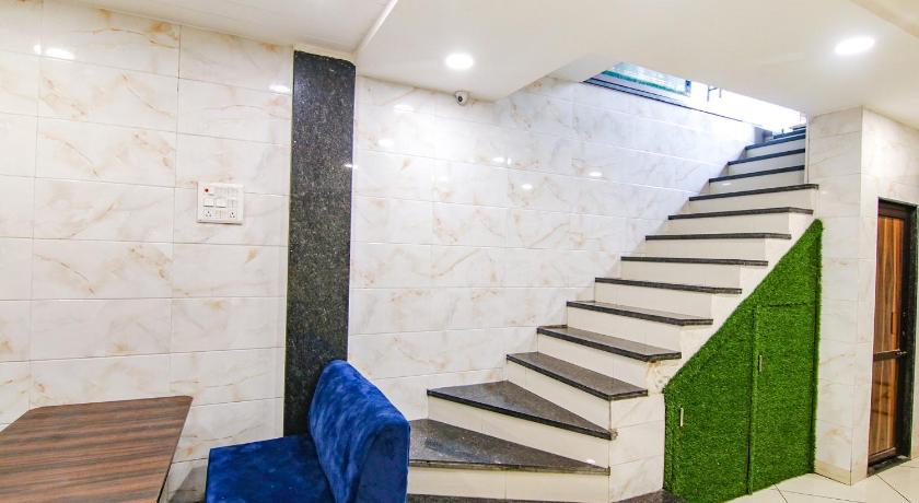 Hotel Golden City - image 15