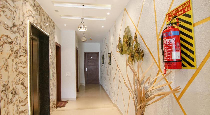 Hotel Golden City - image 14