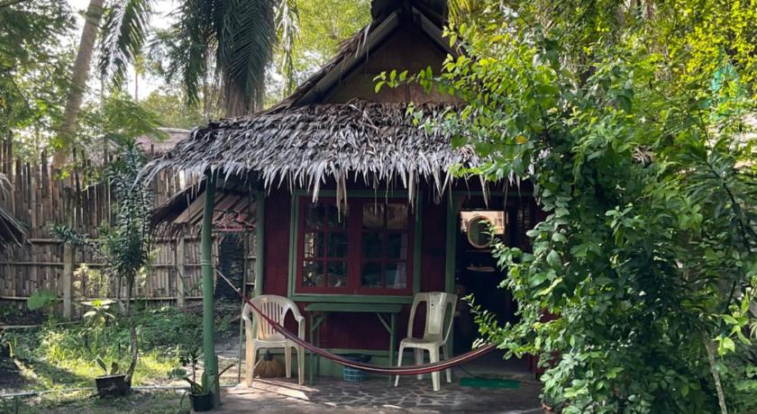 Image of Standard Cottage Patio 1