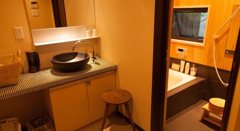 Bathroom, Kyoyadoya Wakakusa-An in Kyoto