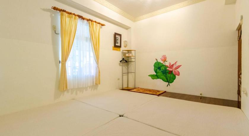 Image of Family Room with Bathroom 6