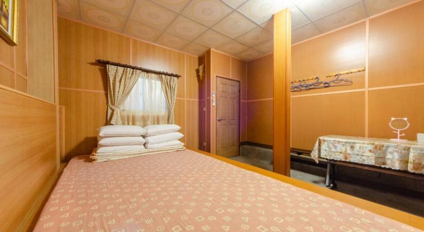 Image of Family Room with Bathroom 0