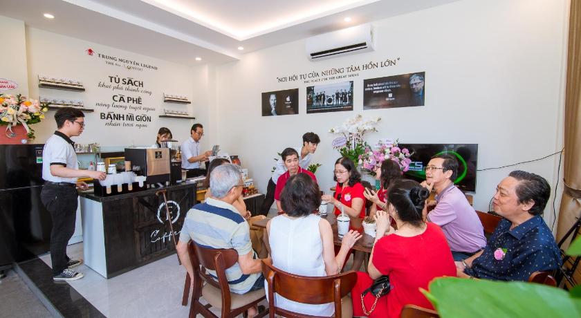 Big Hotel Huế - image 9