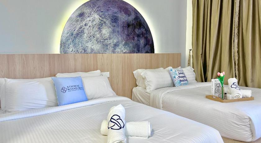 Image of Studio Suite with Queen Bed 5
