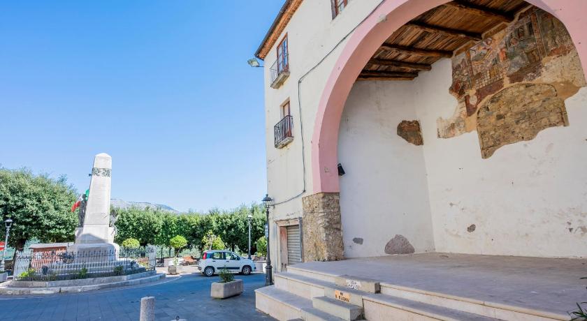 PIAZZA LAURINO Apartments