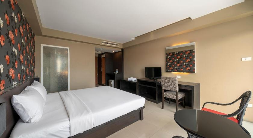 Image of Superior Double or Twin Room with Sea View 12