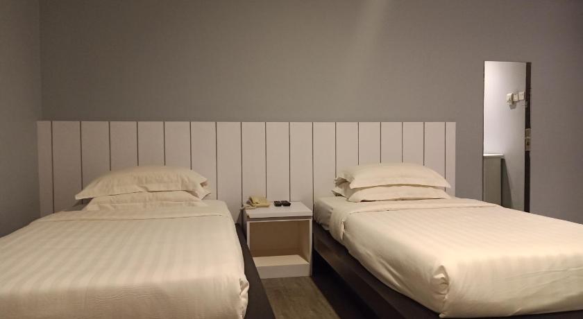 Image of Superior City View Room 14