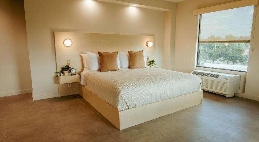 털사 (OK) Brut Hotel 4성급 숙소 수영장