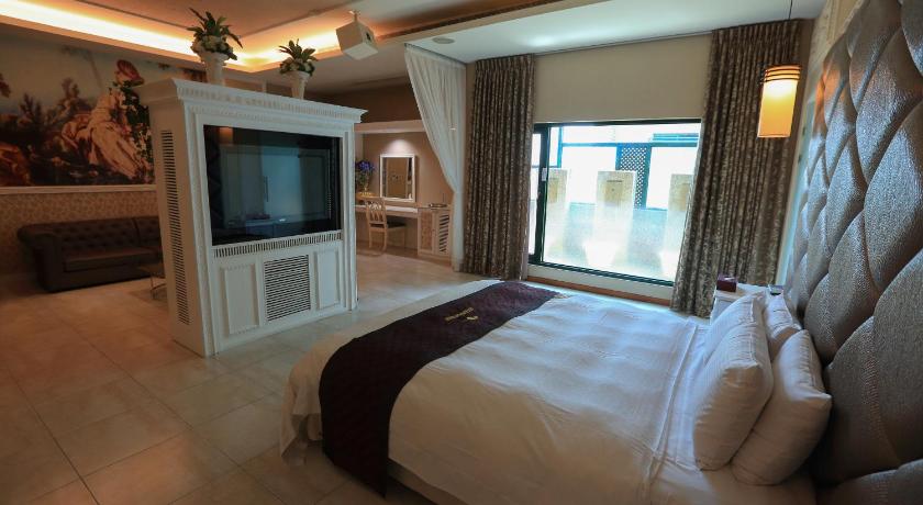 Image of Superior Double Room 4